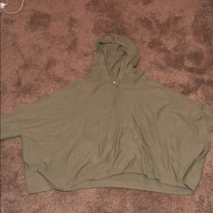 Short sleeve sweater